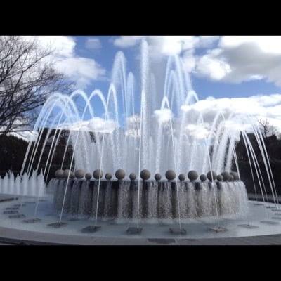 Fountain by Alison Grant. Settings: Light Trails mode